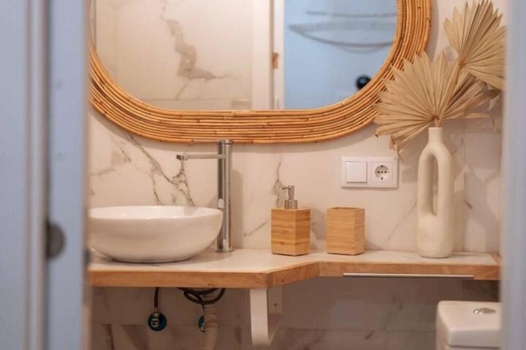 Apartamento A Estrenar En Calle Alcazares Seville Luaran gambar