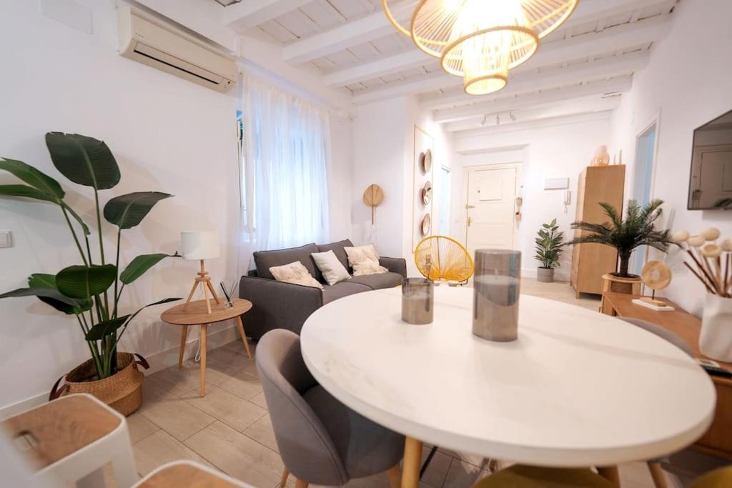 Apartamento A Estrenar En Calle Alcazares Seville Luaran gambar